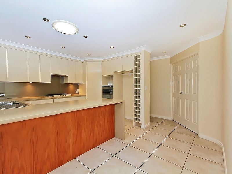 9 Gilruth Road, Kenmore QLD 4069