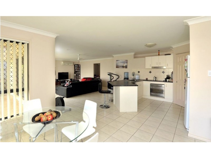 17 Salubris Place, Moggill QLD 4070