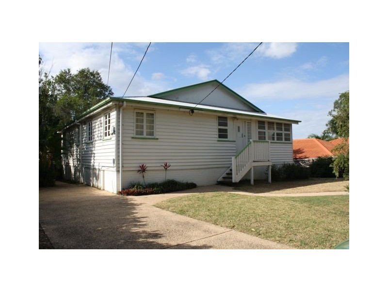 9 Kilkivan Street, Kenmore QLD 4069
