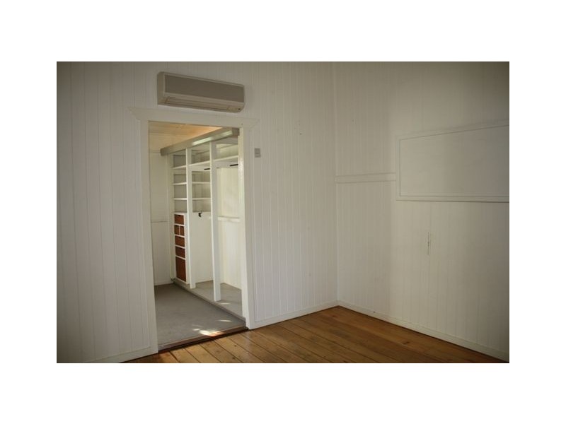 9 Kilkivan Street, Kenmore QLD 4069