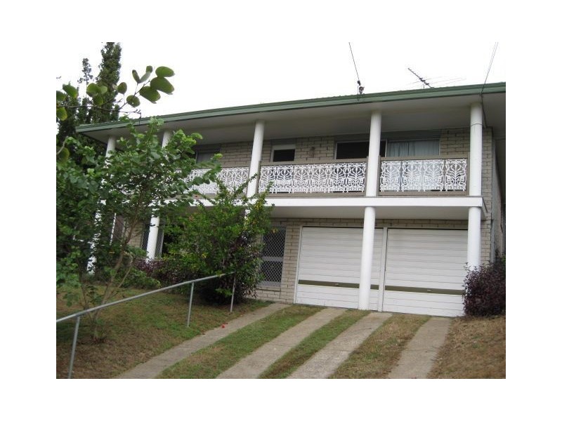 10 Rowena Street, Kenmore QLD 4069