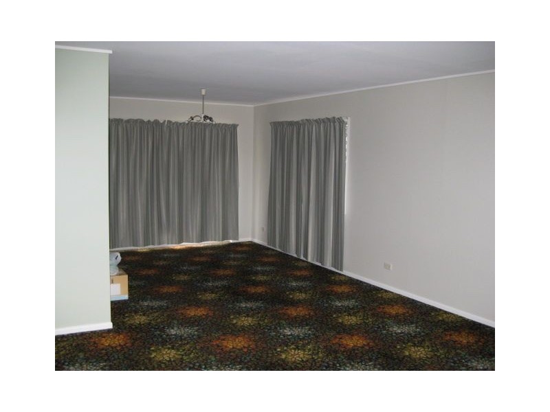 10 Rowena Street, Kenmore QLD 4069