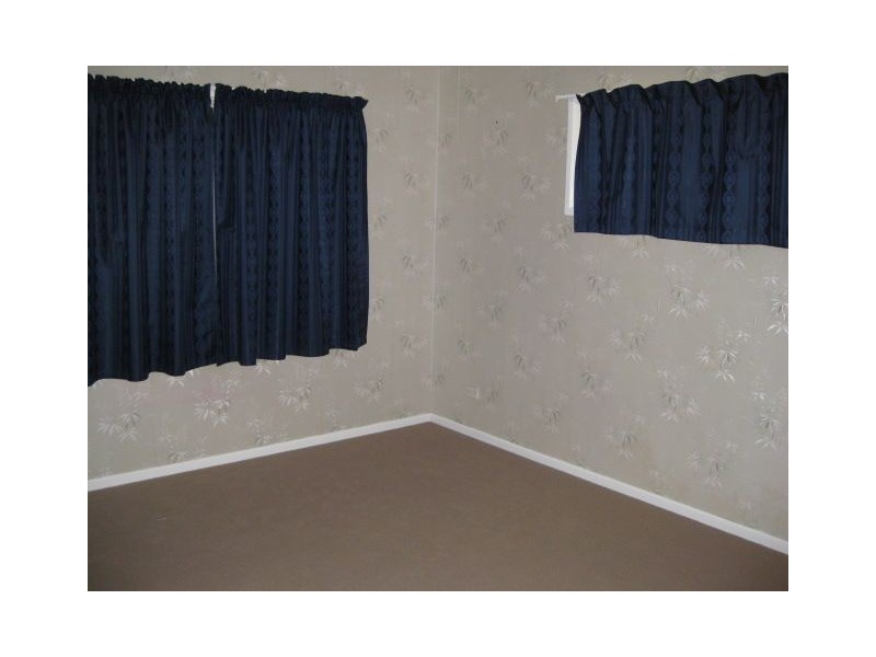 10 Rowena Street, Kenmore QLD 4069