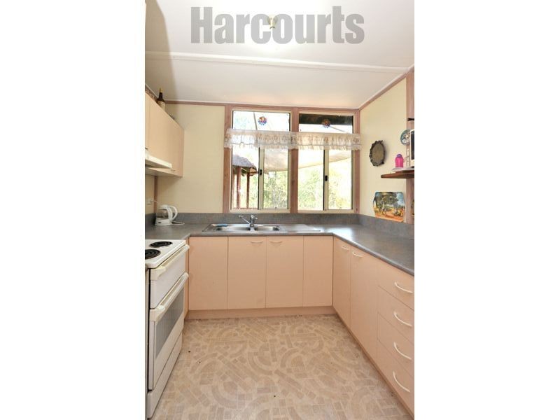 157 College Rd, Karana Downs QLD 4306