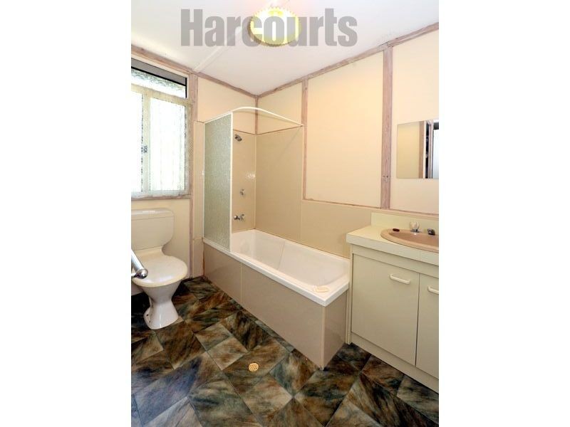 157 College Rd, Karana Downs QLD 4306