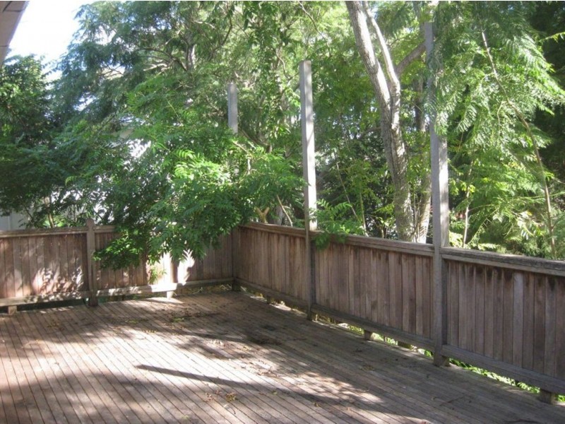 31 Kenmore Road, Kenmore QLD 4069