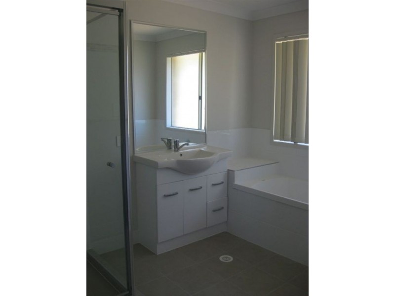 5 Margaret Street, Kenmore QLD 4069