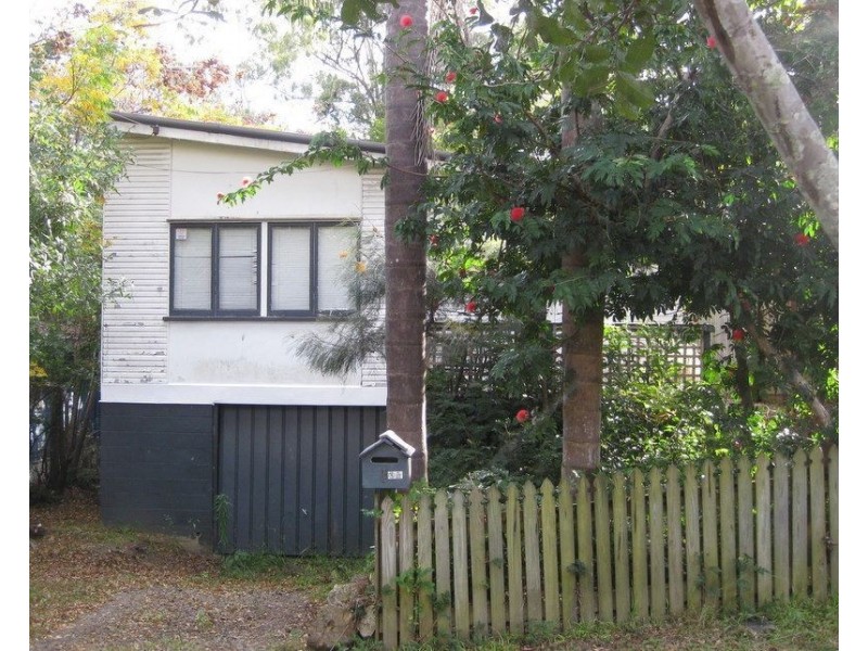 1 Bingham Street, Kenmore QLD 4069