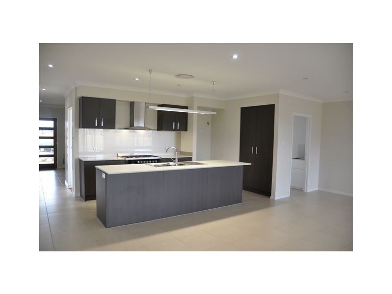 5 Leopardwood Close, Moggill QLD 4070