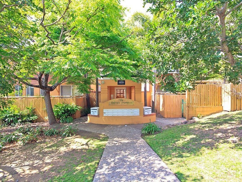 1/16 York Street, Indooroopilly QLD 4068