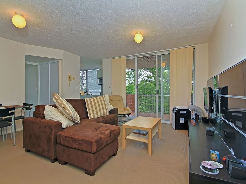 1/16 York Street, Indooroopilly QLD 4068