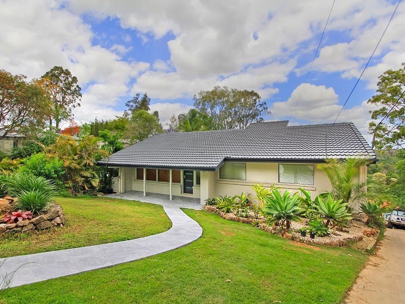 30 Pentlay Street, Kenmore QLD 4069
