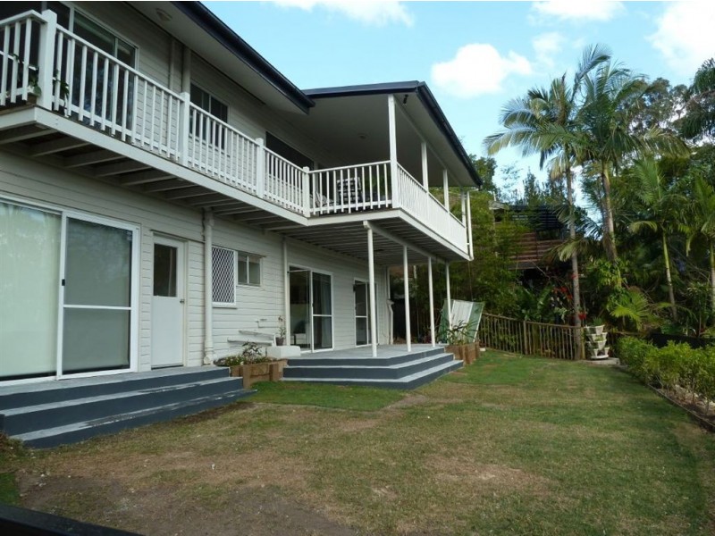 30 Pentlay Street, Kenmore QLD 4069