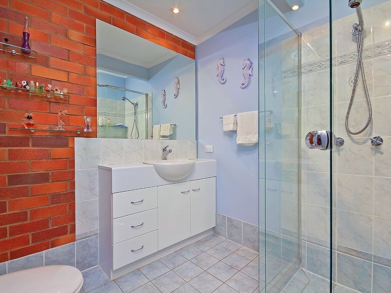 5 Gem Road, Kenmore QLD 4069