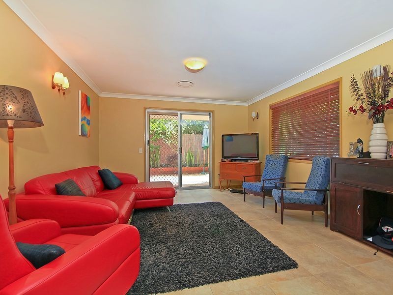 11 Lant Street, Chapel Hill QLD 4069