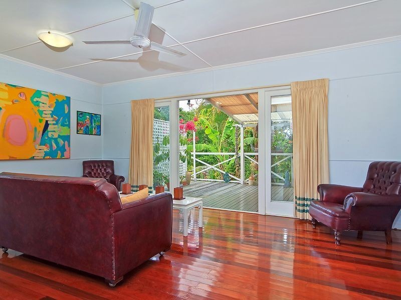 19 Edson Street, Kenmore QLD 4069