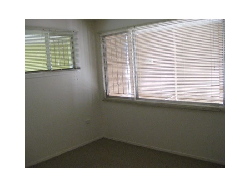 2 Whitian St, Chapel Hill QLD 4069