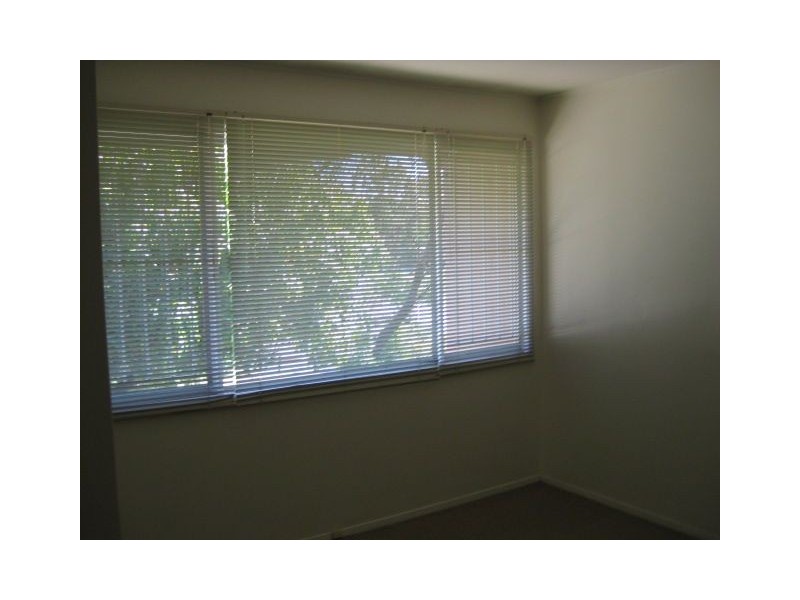 2 Whitian St, Chapel Hill QLD 4069