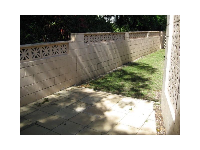 2 Whitian St, Chapel Hill QLD 4069