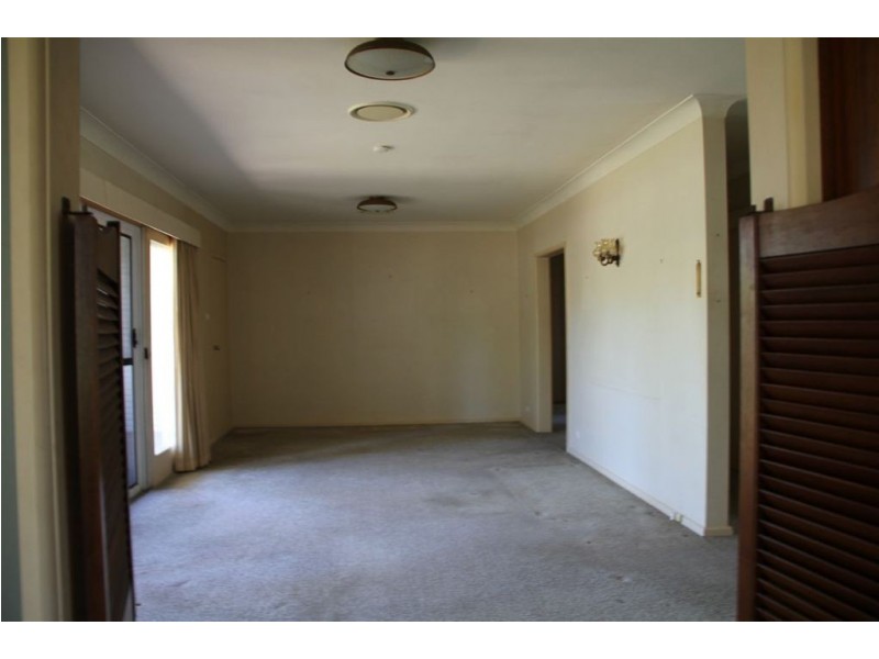 11 Gilruth Road, Kenmore QLD 4069