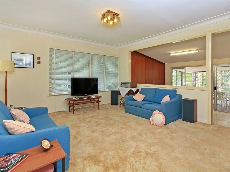 22 Kenmore Road, Kenmore QLD 4069