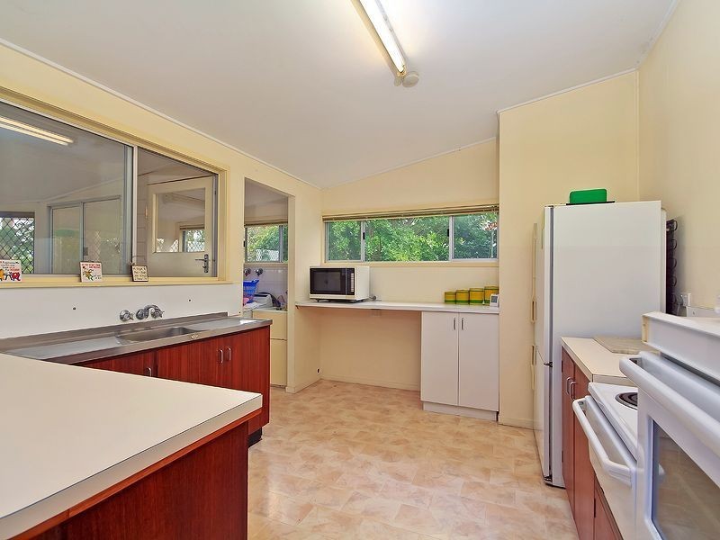22 Kenmore Road, Kenmore QLD 4069