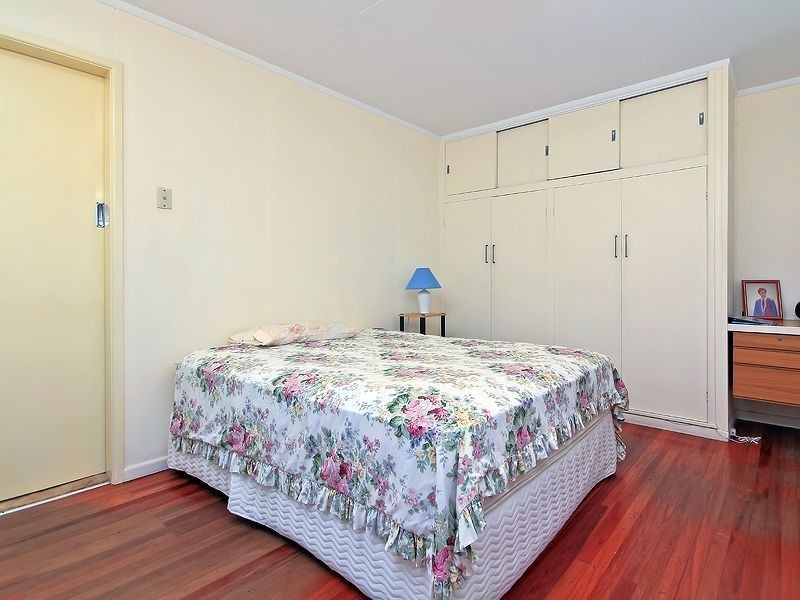 22 Kenmore Road, Kenmore QLD 4069