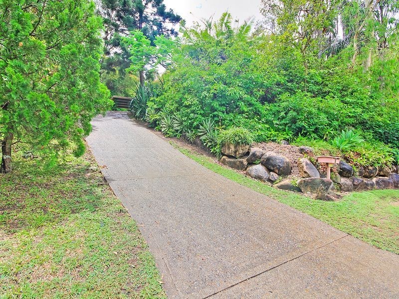 8 Lant Street, Chapel Hill QLD 4069