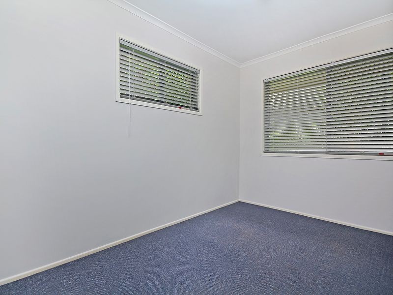 8 Lant Street, Chapel Hill QLD 4069