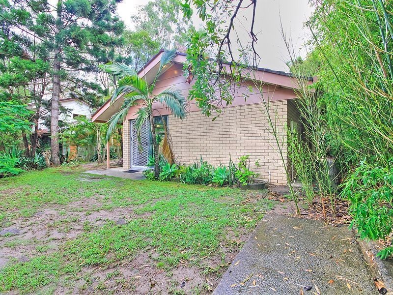 8 Lant Street, Chapel Hill QLD 4069