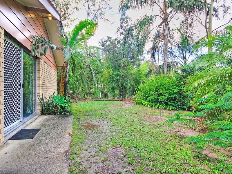 8 Lant Street, Chapel Hill QLD 4069