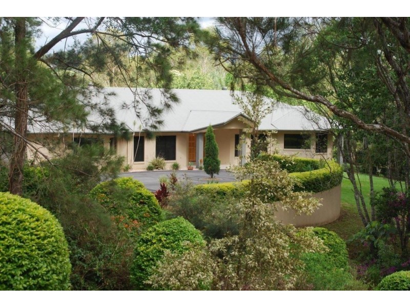 61 Airlie Road, Pullenvale QLD 4069