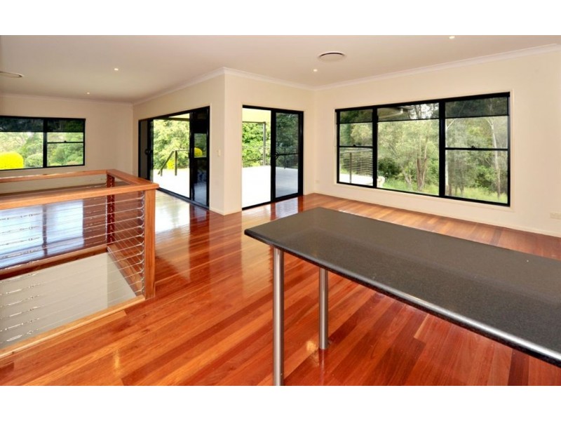 61 Airlie Road, Pullenvale QLD 4069