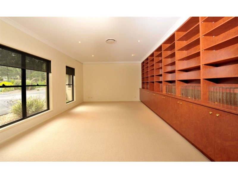 61 Airlie Road, Pullenvale QLD 4069