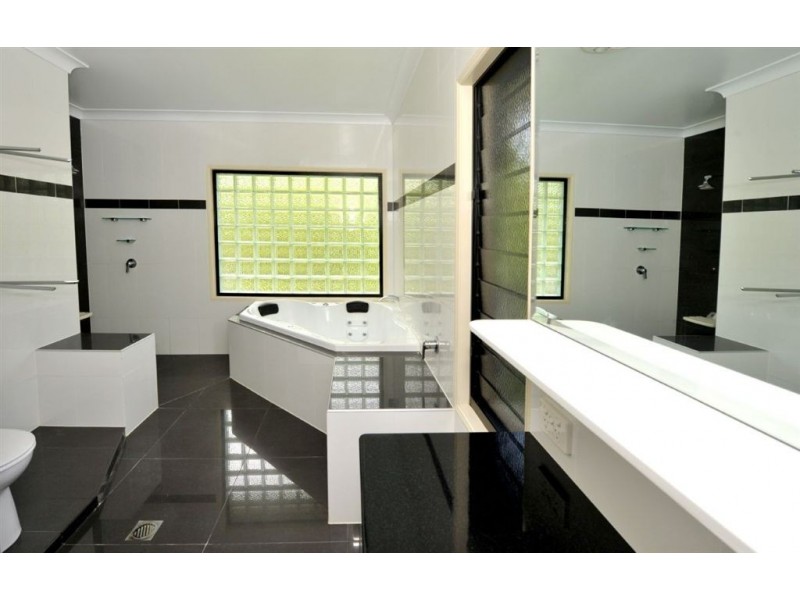 61 Airlie Road, Pullenvale QLD 4069