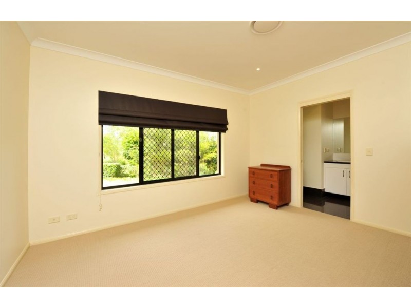 61 Airlie Road, Pullenvale QLD 4069