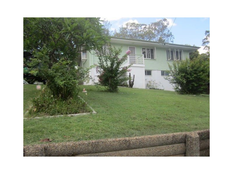 10 Noreen Street, Chapel Hill QLD 4069