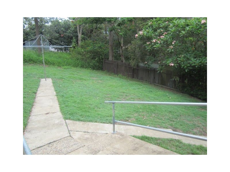 10 Noreen Street, Chapel Hill QLD 4069