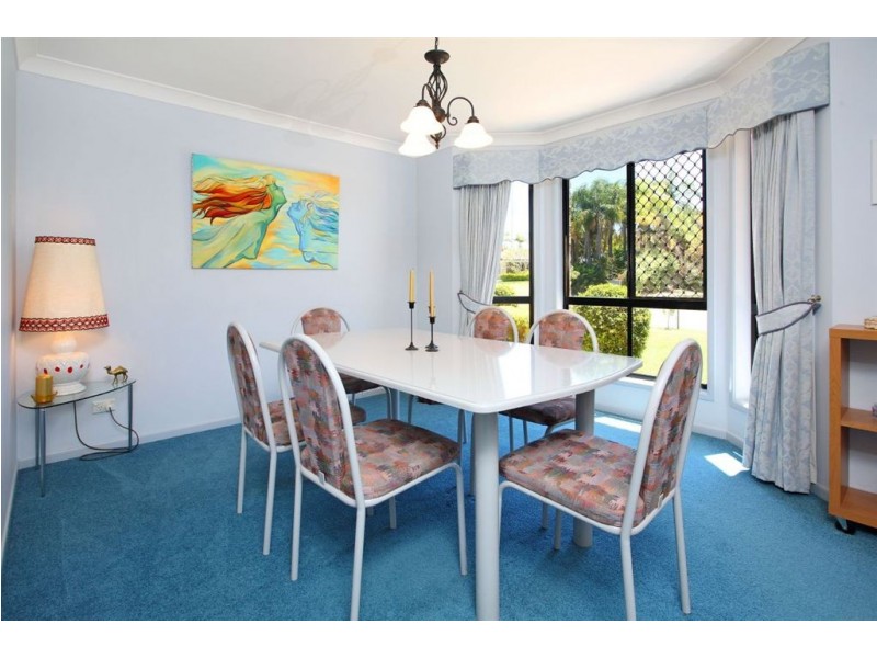 5 Pioneer Crescent, Bellbowrie QLD 4070