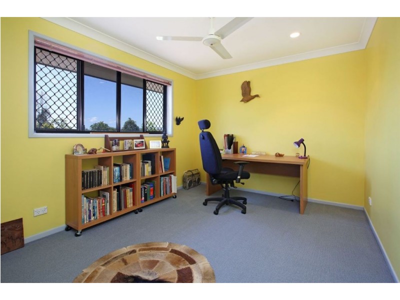 5 Pioneer Crescent, Bellbowrie QLD 4070