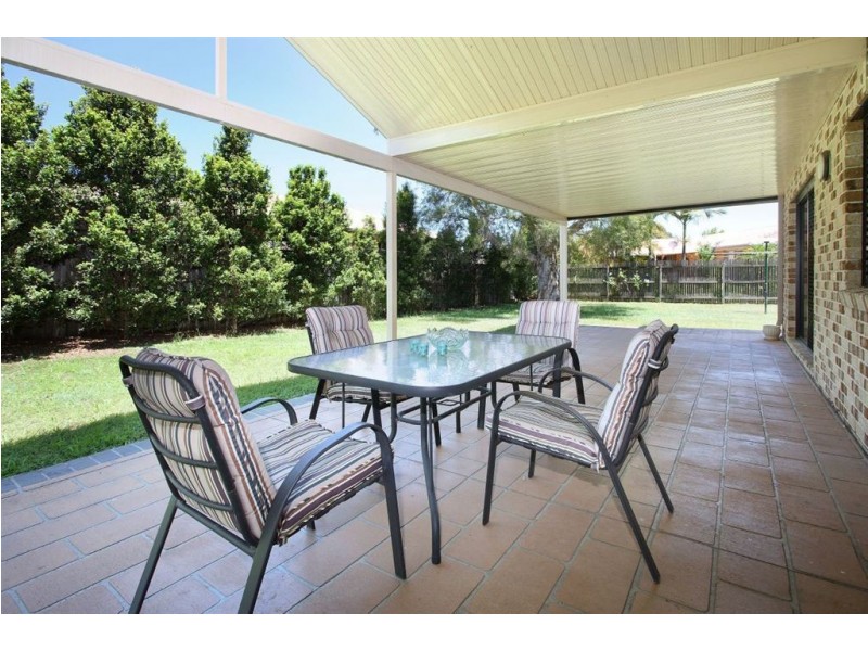 5 Pioneer Crescent, Bellbowrie QLD 4070