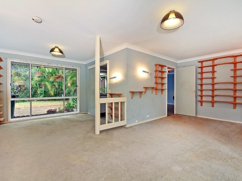 17 Nankoor Street, Chapel Hill QLD 4069