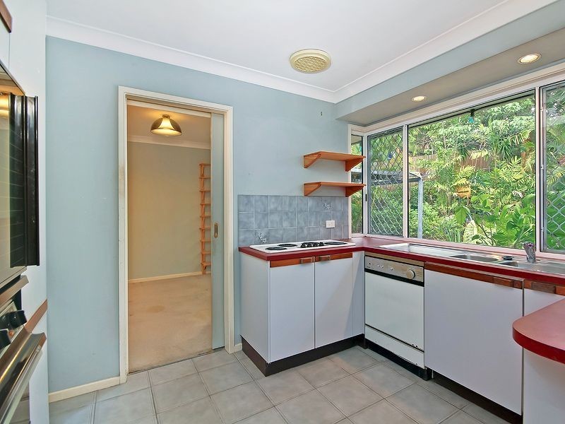 17 Nankoor Street, Chapel Hill QLD 4069