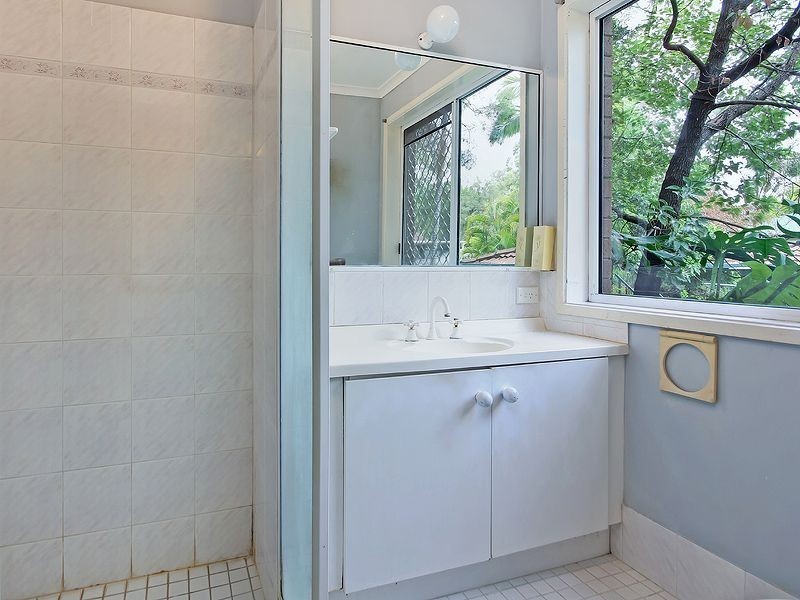 17 Nankoor Street, Chapel Hill QLD 4069