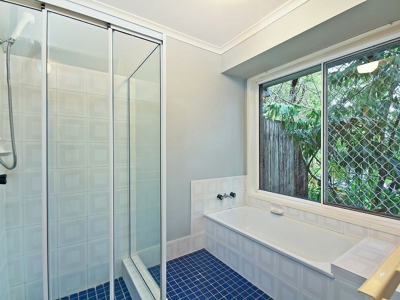 17 Nankoor Street, Chapel Hill QLD 4069