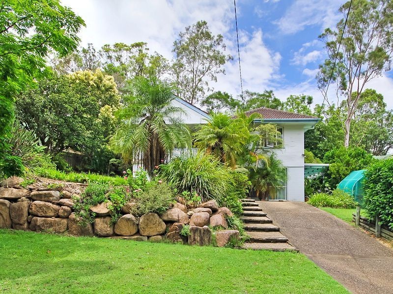 14 Noreen Street, Chapel Hill QLD 4069