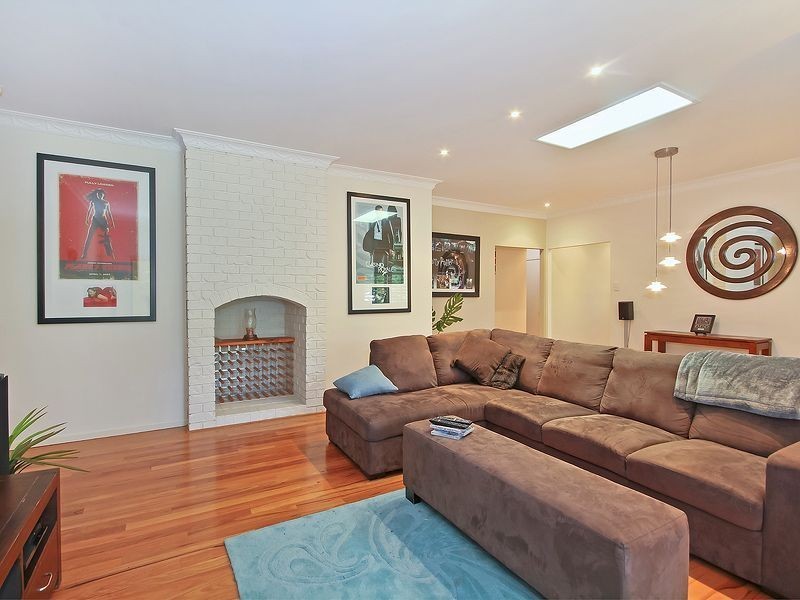 21 Mirbelia Street, Kenmore QLD 4069