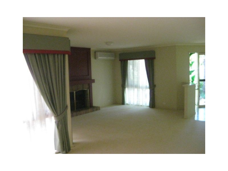 9 Diamantina st, Chapel Hill QLD 4069