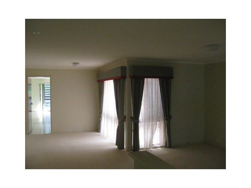 9 Diamantina st, Chapel Hill QLD 4069