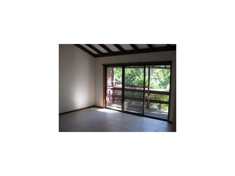 21 Praeger Street, Chapel Hill QLD 4069